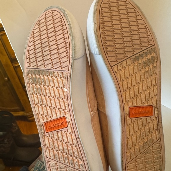 Women’s Peach Lugz Slip On Sneakers Size 9 EUC and Fast Shipping - Picture 6 of 14